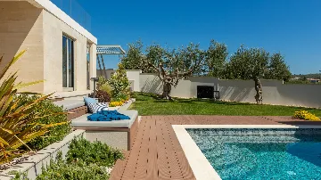 Seaview Villa with Pool in Primošten