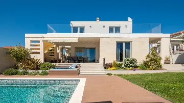 Seaview Villa with Pool in Primošten