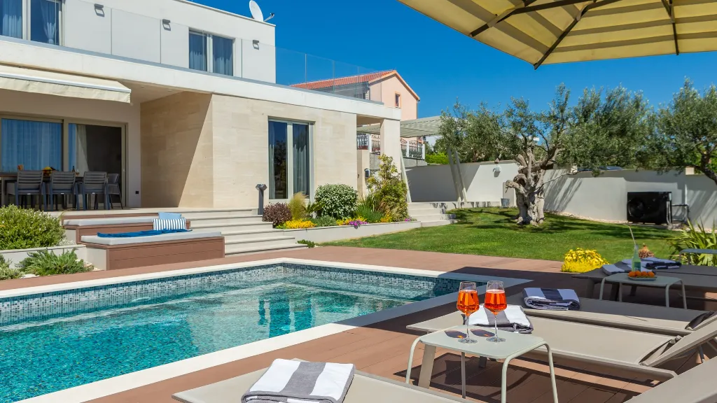 Seaview Villa with Pool in Primošten
