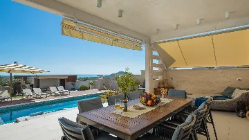 Seaview Villa with Pool in Primošten