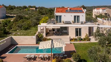 Seaview Villa with Pool in Primošten