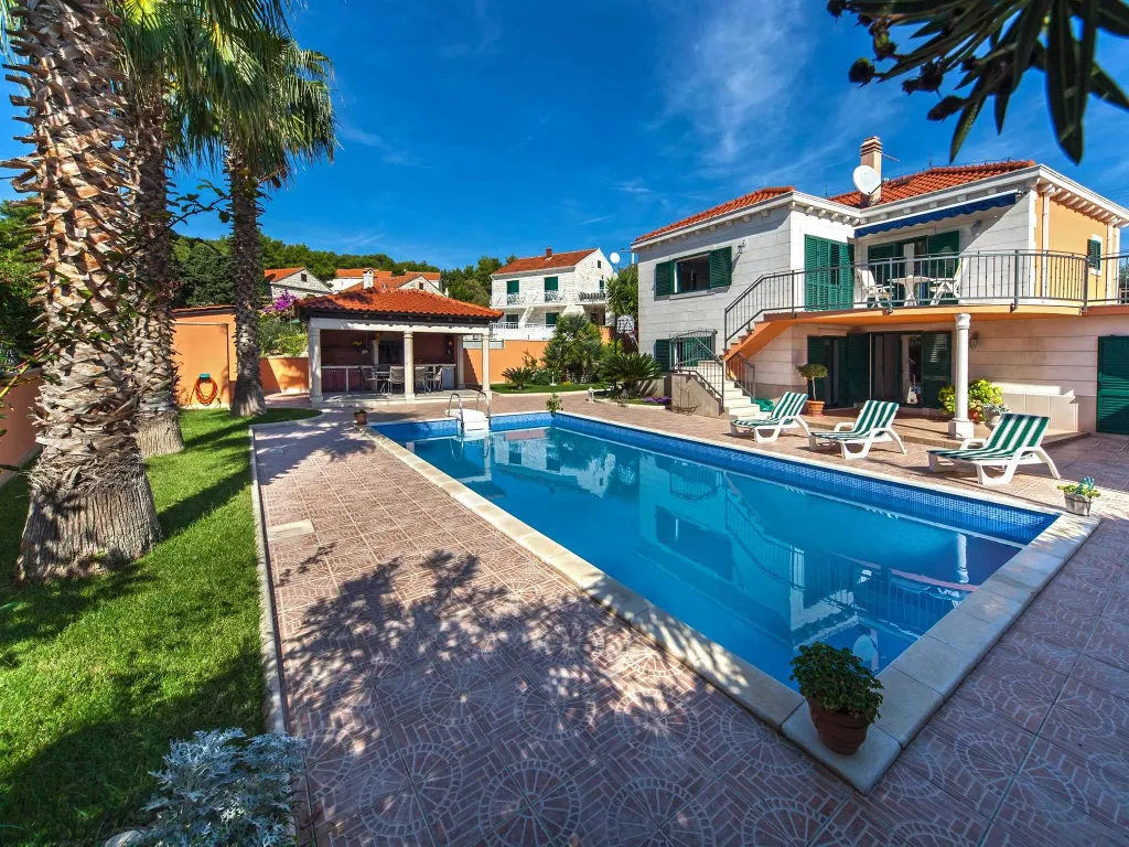 Sumartin Villa with Private Pool