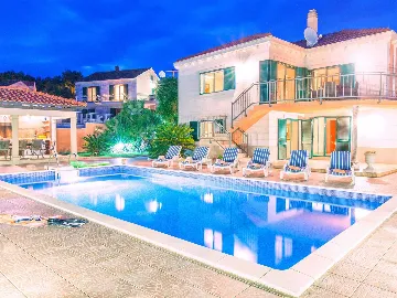 Sumartin Villa with Private Pool