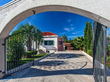 Sumartin Villa with Private Pool