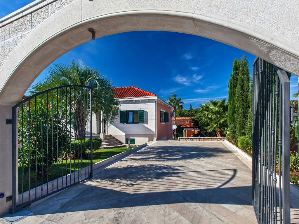 Sumartin Villa with Private Pool