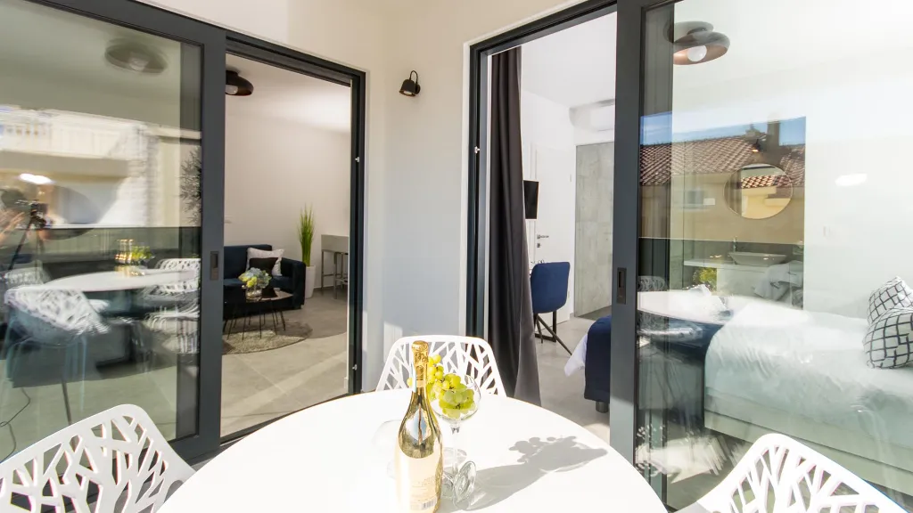 Two-Bedroom Apartment with Sea View Balcony in Trogir