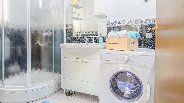 Apartment with Sea-View Balcony in Okrug Gornji