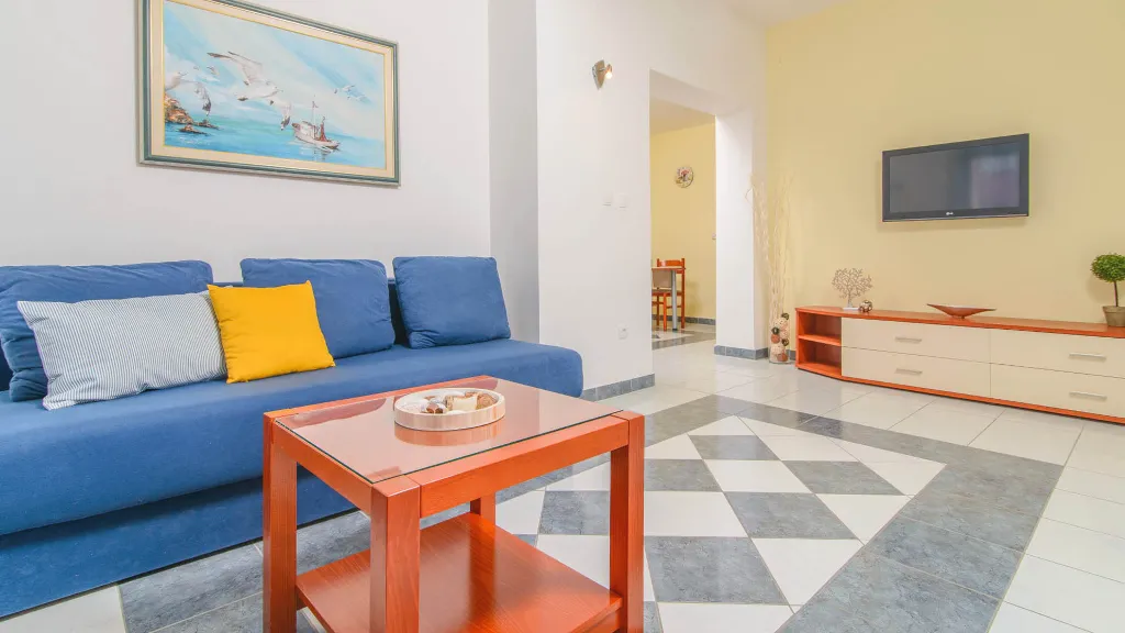 Apartment with Sea-View Balcony in Okrug Gornji