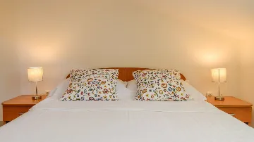 Sea View Apartment in Okrug Gornji