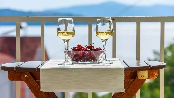 Sea View Apartment in Okrug Gornji