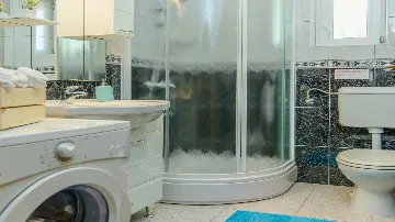 Sea View Apartment for 5 in Okrug Gornji