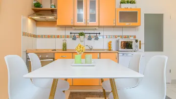 Sea View Apartment for 5 in Okrug Gornji