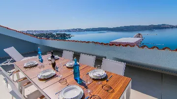 Apartment with Sea View in Trogir for 6