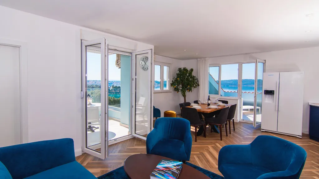 Apartment with Sea View in Trogir for 6