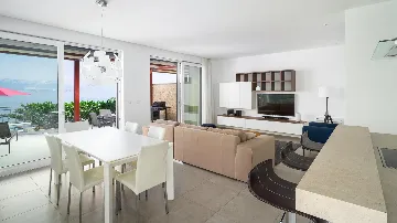 Duplex Apartment with Pool in Slatine