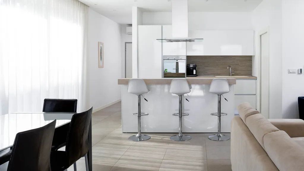 3-Bedroom Apartment with Pool in Slatine