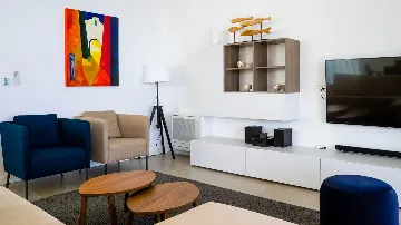 3-Bedroom Apartment with Pool in Slatine