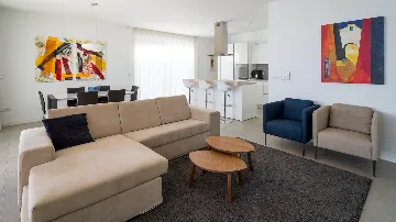 3-Bedroom Apartment with Pool in Slatine