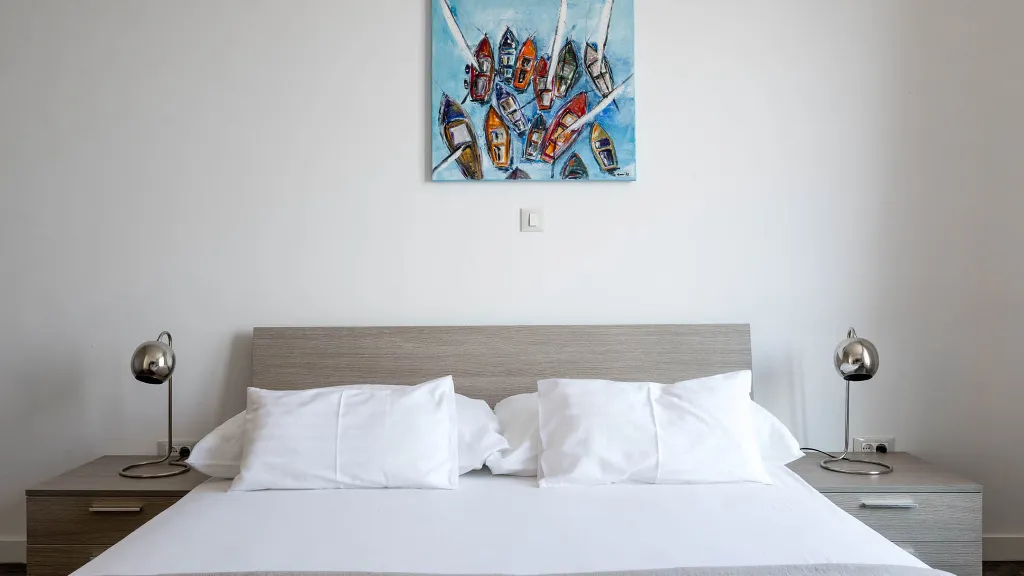 3-Bedroom Apartment with Pool in Slatine