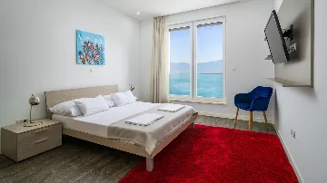 3-Bedroom Apartment with Pool in Slatine