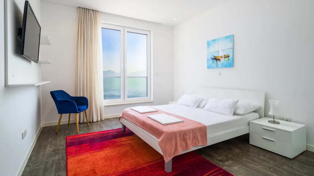 3-Bedroom Apartment with Pool in Slatine