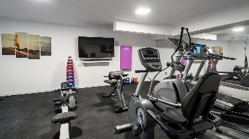 3-Bedroom Apartment with Pool in Slatine