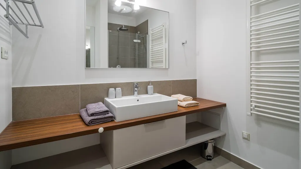 Three-Bedroom Apartment with Pool in Slatine