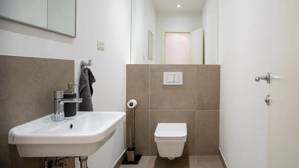 Three-Bedroom Apartment with Pool in Slatine