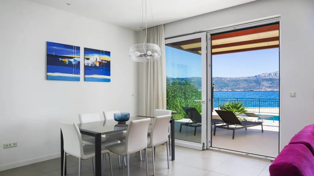 Three-Bedroom Apartment with Pool in Slatine