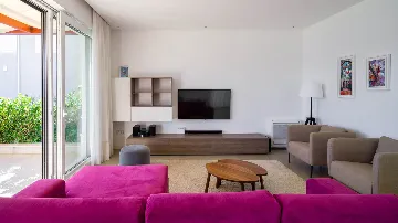 Three-Bedroom Apartment with Pool in Slatine