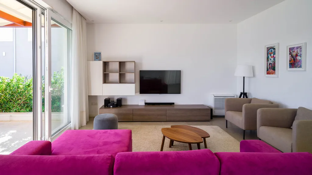 Three-Bedroom Apartment with Pool in Slatine
