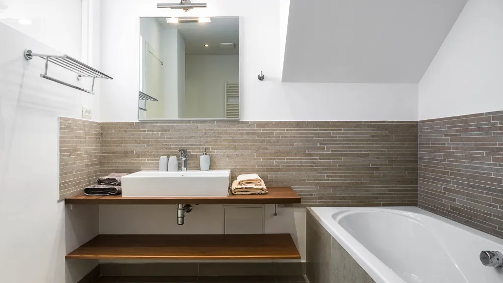 Three-Bedroom Apartment with Pool in Slatine