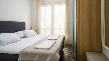 Sea View Apartment in Slatine for 6 Guests