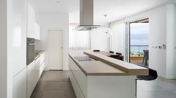 Sea View Apartment in Slatine for 6 Guests