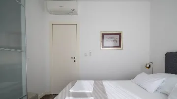 Sea View Apartment in Slatine for 6 Guests