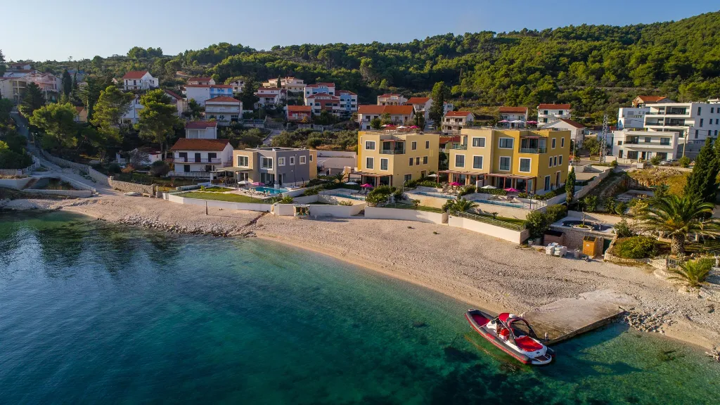 Three-Bedroom Apartment with Sea View in Slatine