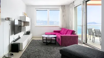 Three-Bedroom Apartment with Sea View in Slatine