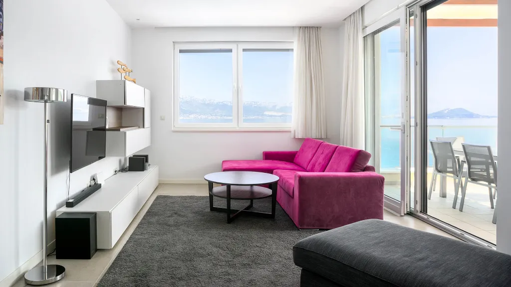 Three-Bedroom Apartment with Sea View in Slatine