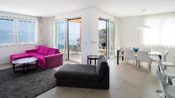 Three-Bedroom Apartment with Sea View in Slatine