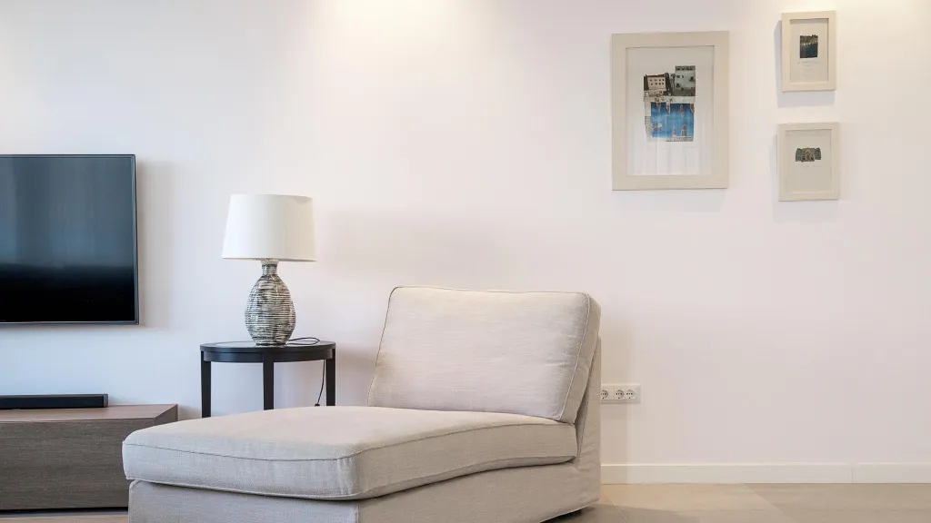 Sea View Apartment in Slatine for 6 Guests