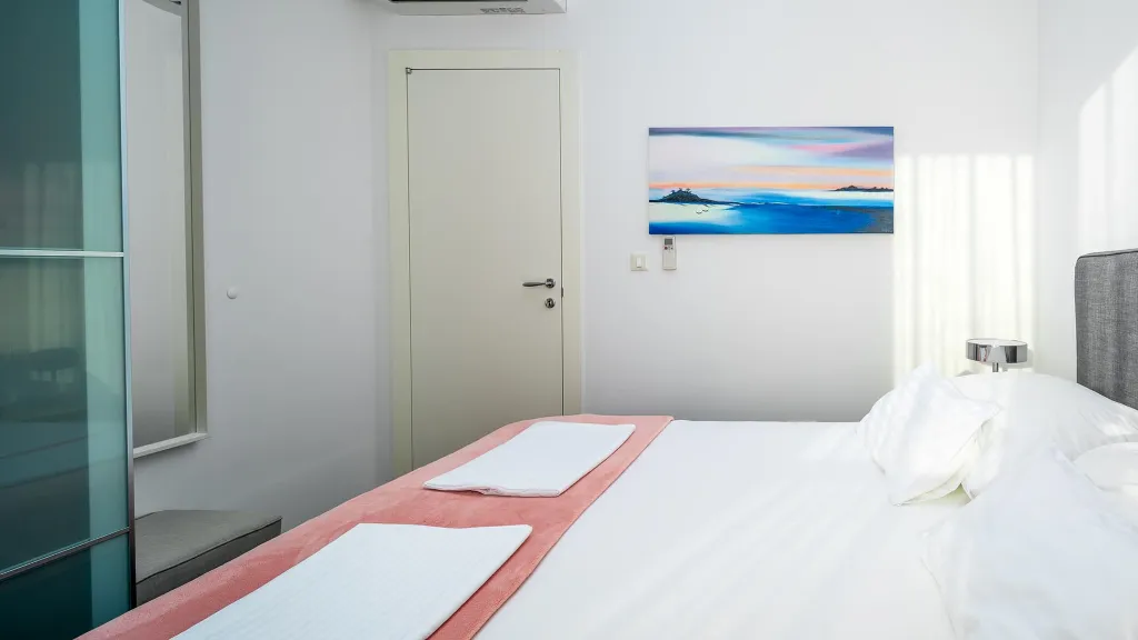 Sea View Apartment in Slatine for 6 Guests
