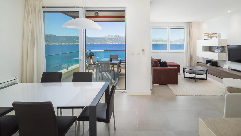 Sea View Apartment in Slatine for 6 Guests