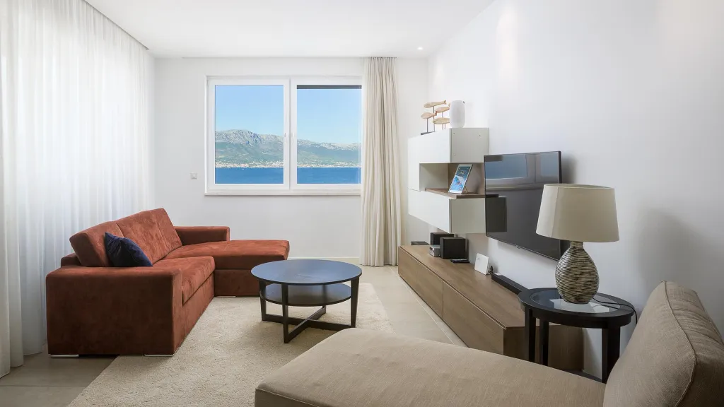 Sea View Apartment in Slatine for 6 Guests