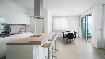 Sea View Apartment in Slatine for 6 Guests