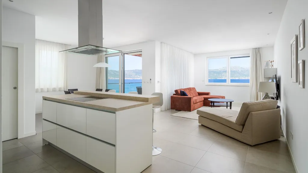 Sea View Apartment in Slatine for 6 Guests