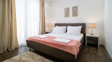 Two-Bedroom Apartment with Private Pool in Slatine