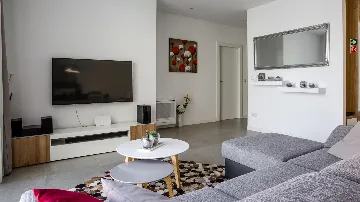 Two-Bedroom Apartment with Private Pool in Slatine