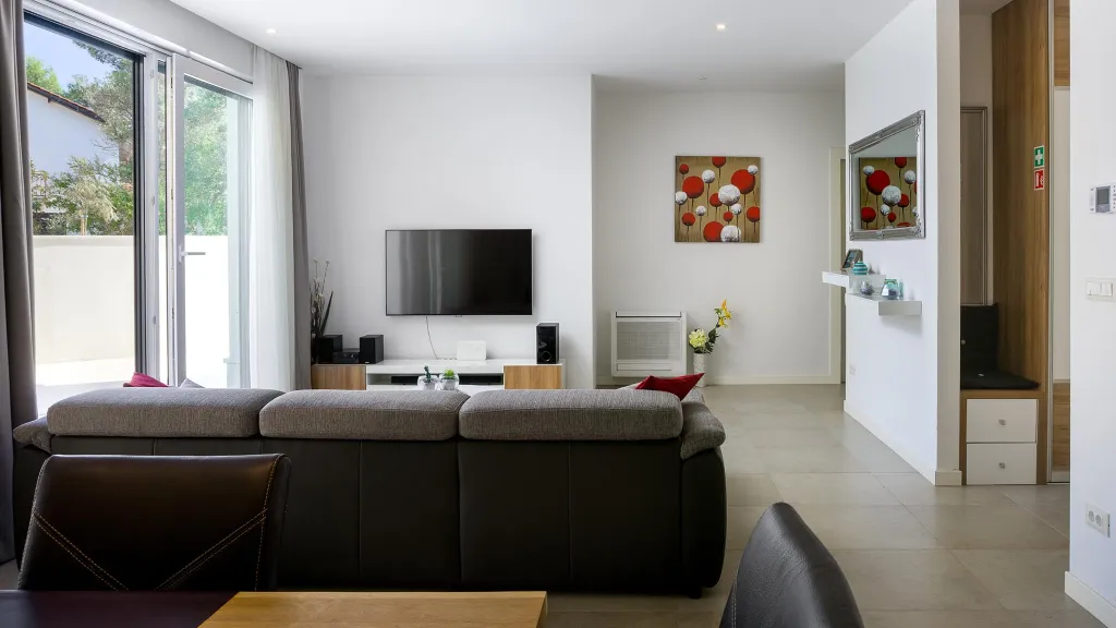 Two-Bedroom Apartment with Private Pool in Slatine