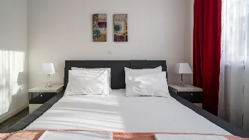 Sea View Apartment in Slatine for 4