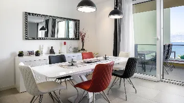 Sea View Apartment in Slatine for 4